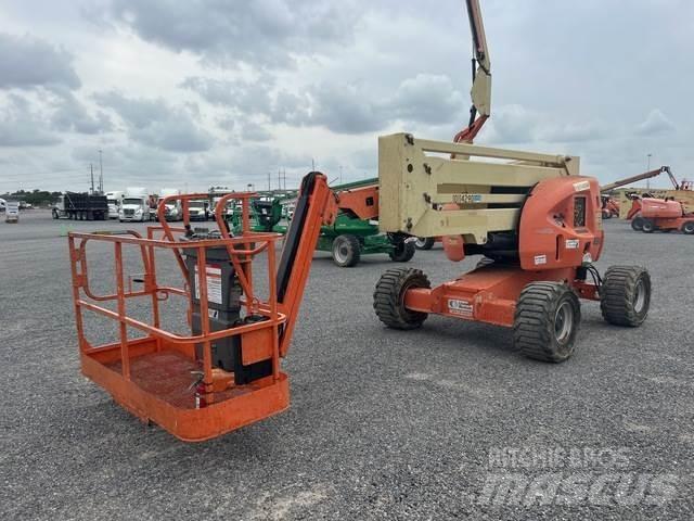 JLG 450AJ 曲臂高空作業車