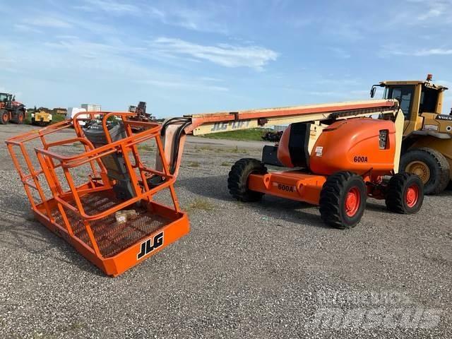 JLG 600A 曲臂高空作業車