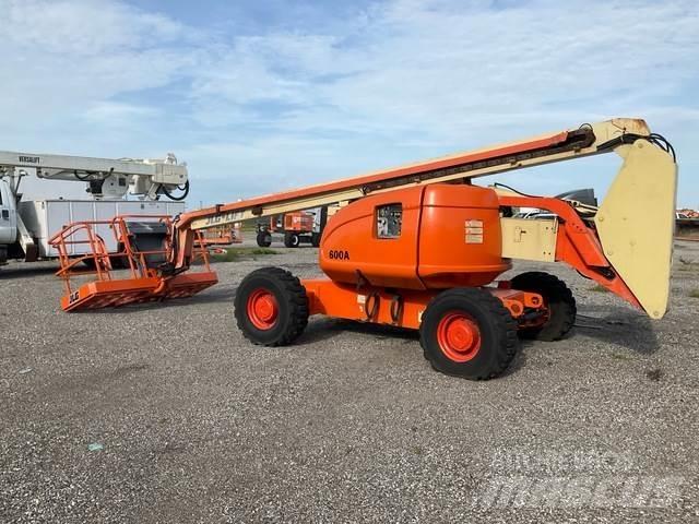 JLG 600A 曲臂高空作業車