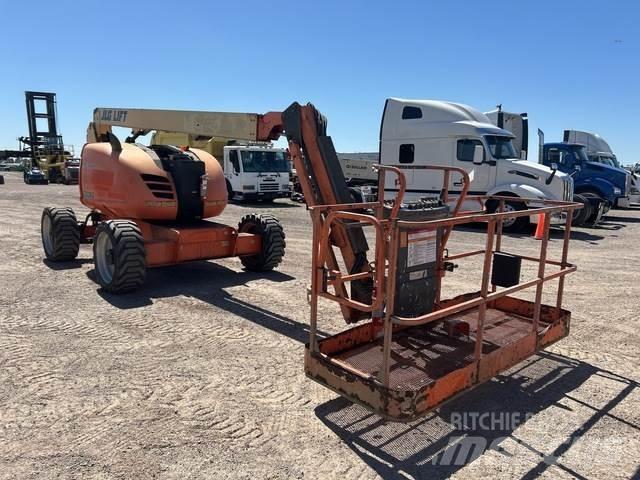 JLG 600AJ 曲臂高空作業車