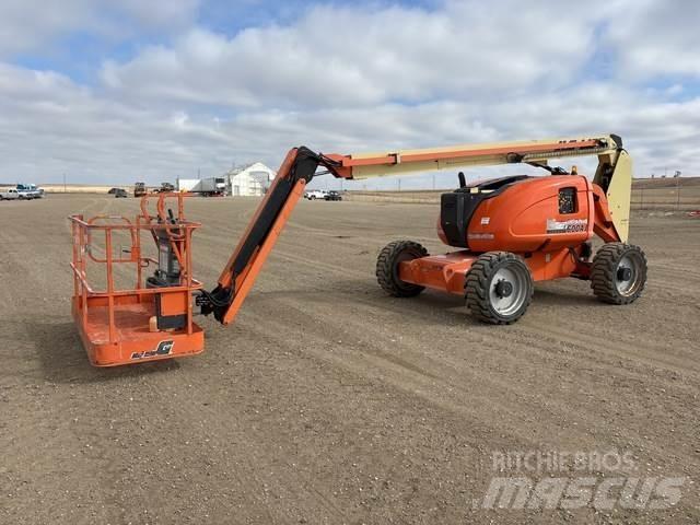 JLG 600AJ 曲臂高空作業車