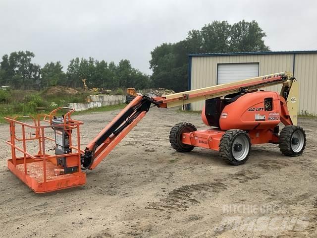 JLG 600AJ 曲臂高空作業車