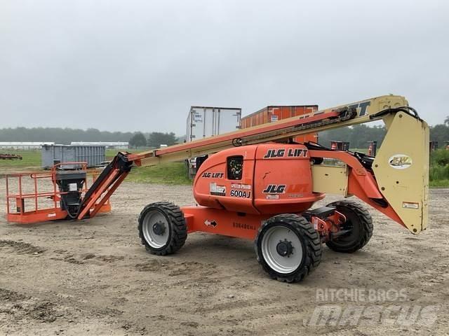 JLG 600AJ 曲臂高空作業車