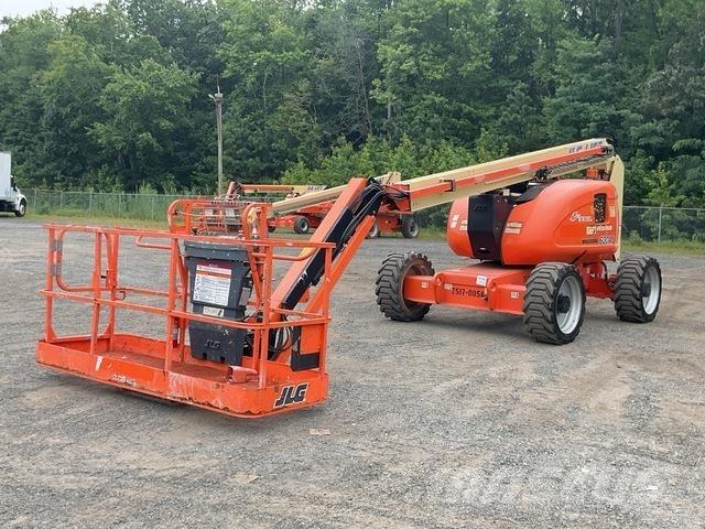 JLG 600AJ 曲臂高空作業車