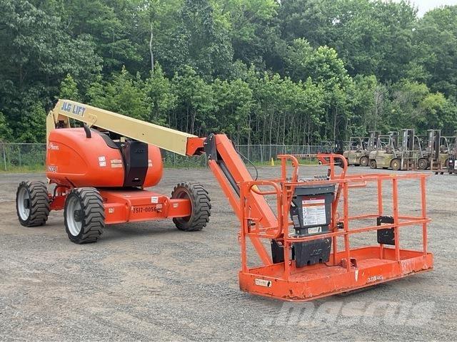 JLG 600AJ 曲臂高空作業車