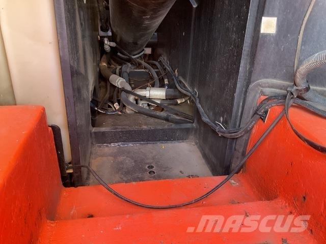JLG 600AJ 曲臂高空作業車