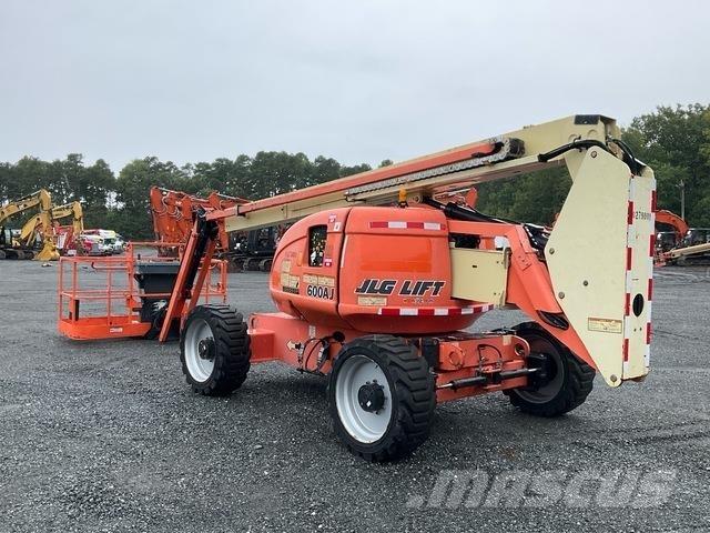 JLG 600AJ 曲臂高空作業車