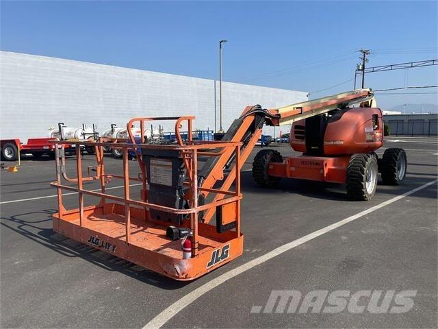 JLG 600AJ 曲臂高空作業車