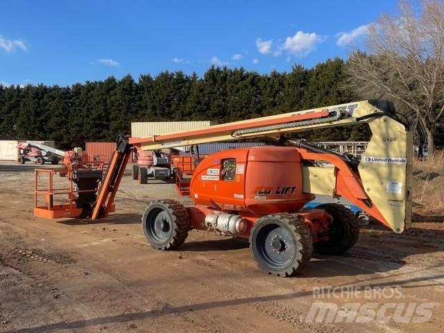 JLG 600AJN 曲臂高空作業車