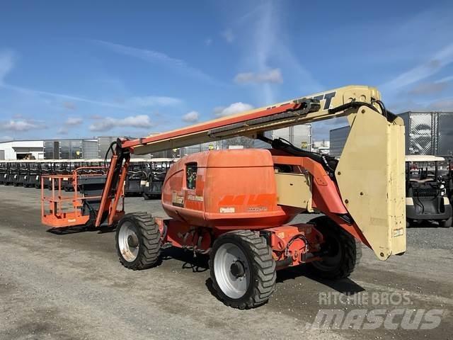 JLG 600AJN 曲臂高空作業車