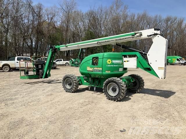 JLG 600AJN 曲臂高空作業車