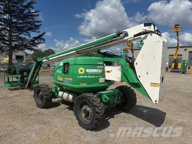 JLG 600AJN 曲臂高空作業車