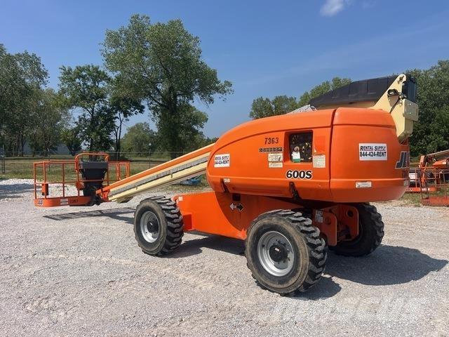 JLG 600S 伸縮臂高空作業車