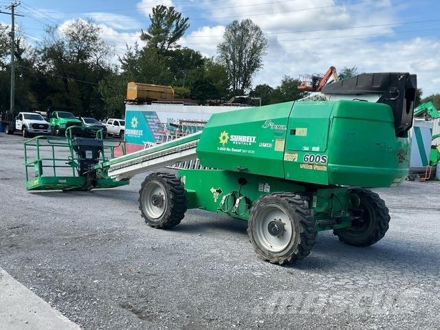 JLG 600S 伸縮臂高空作業車