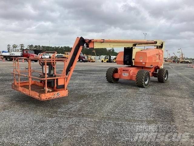 JLG 800 AJ 曲臂高空作業車