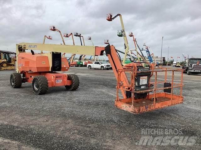 JLG 800 AJ 曲臂高空作業車