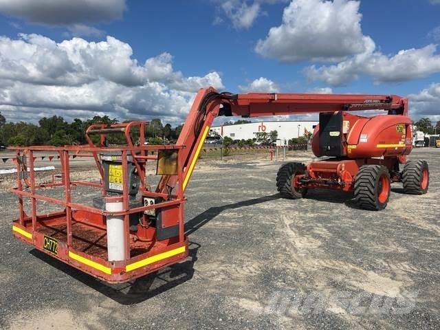 JLG 800 AJ 曲臂高空作業車