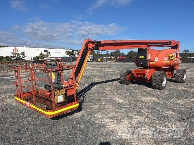 JLG 800 AJ 曲臂高空作業車