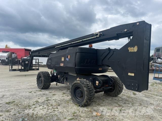 JLG 800A 曲臂高空作業車