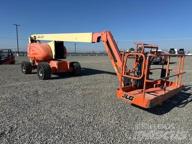 JLG 800AJ 曲臂高空作業車