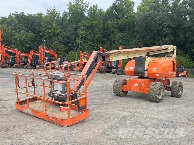 JLG 800AJ 曲臂高空作業車