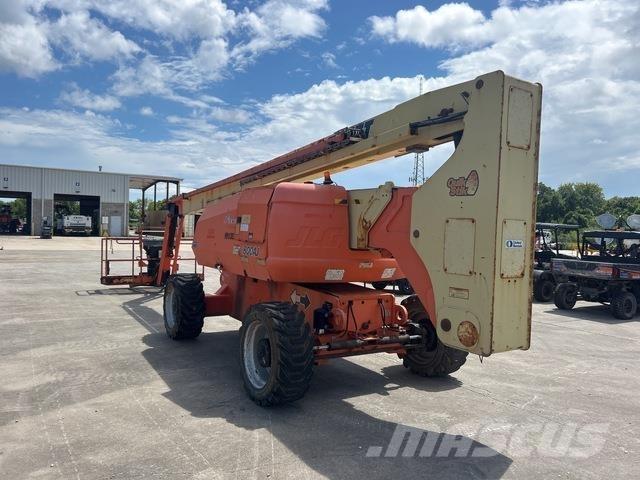 JLG 800AJ 曲臂高空作業車