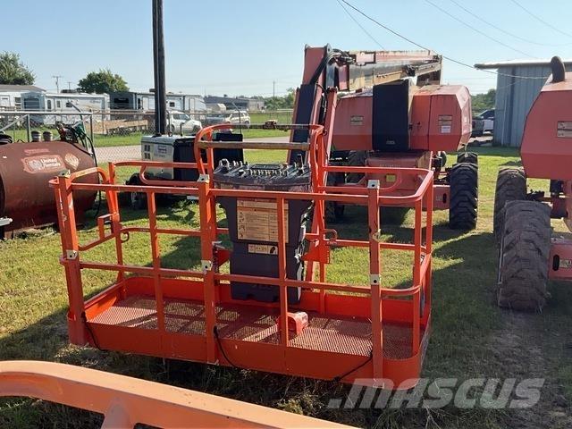 JLG 800AJ 曲臂高空作業車