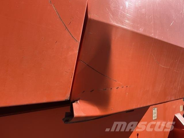 JLG 800S 伸縮臂高空作業車