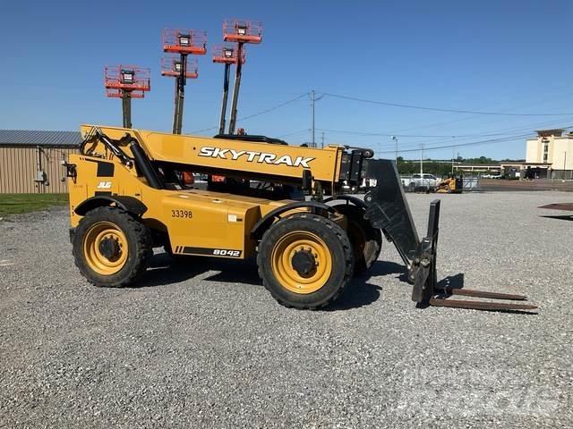 JLG 8042 伸縮臂操作車