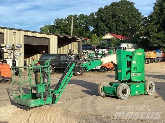 JLG E300 AJP 曲臂高空作業車