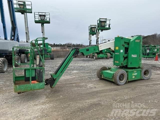 JLG E300AJ 曲臂高空作業車