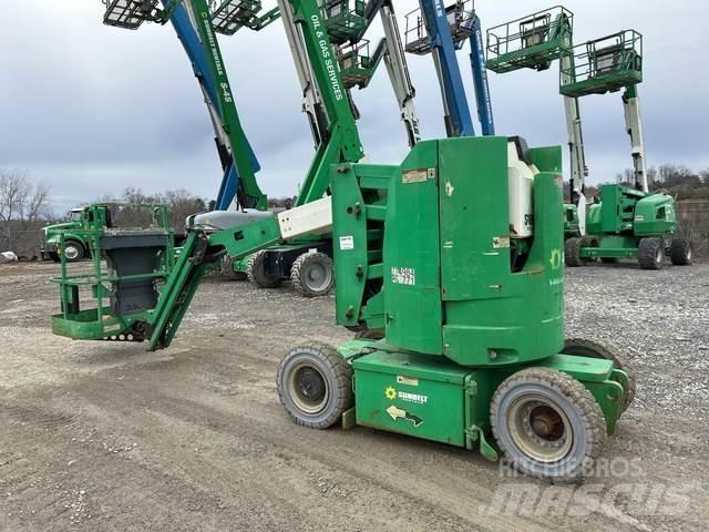 JLG E300AJ 曲臂高空作業車
