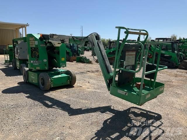 JLG E300AJ 曲臂高空作業車