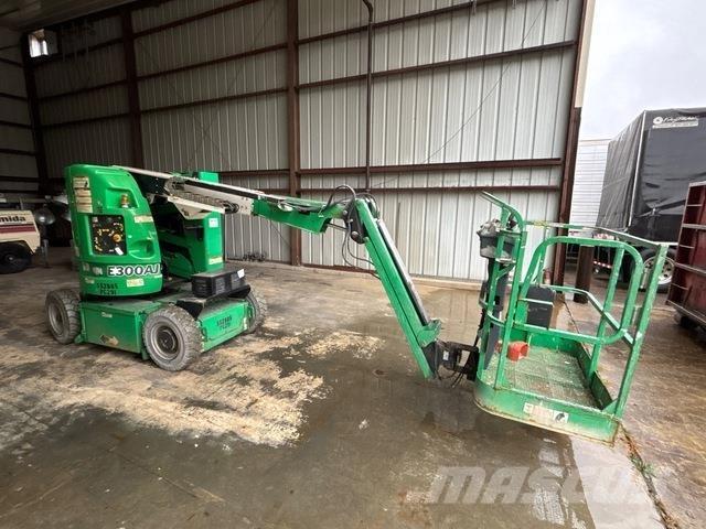 JLG E300AJ 曲臂高空作業車