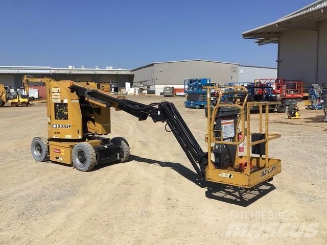 JLG E300AJP 曲臂高空作業車