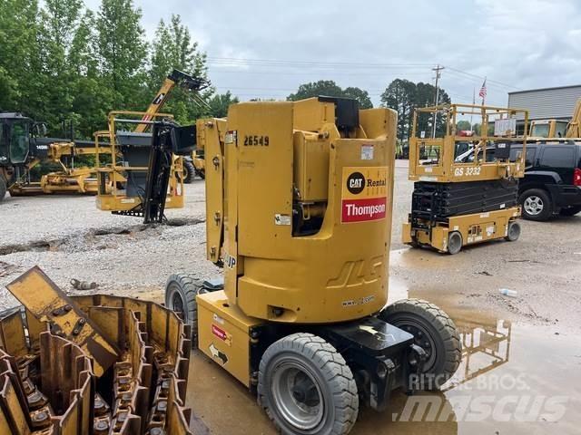 JLG E300AJP 曲臂高空作業車