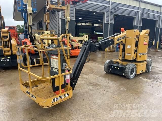 JLG E300AJP 曲臂高空作業車