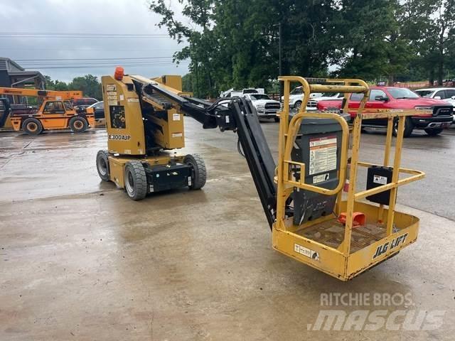 JLG E300AJP 曲臂高空作業車