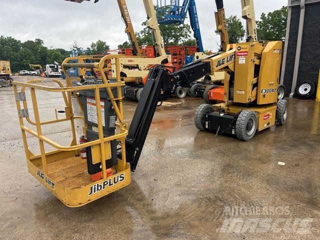 JLG E300AJP 曲臂高空作業車