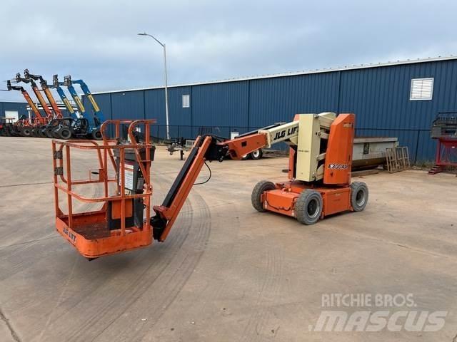 JLG E300AJP 曲臂高空作業車