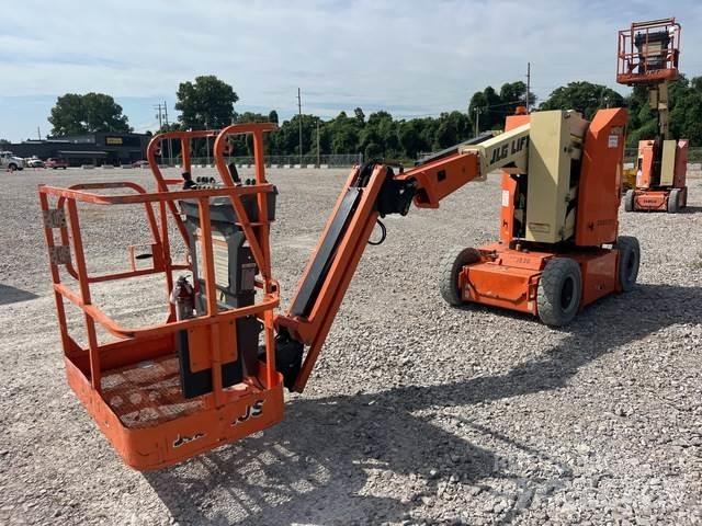 JLG E300AJP 曲臂高空作業車