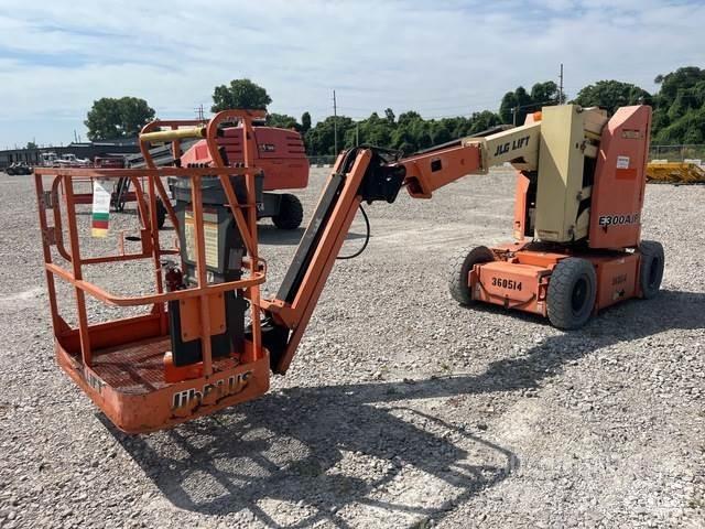 JLG E300AJP 曲臂高空作業車