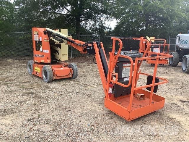 JLG E300AJP 曲臂高空作業車
