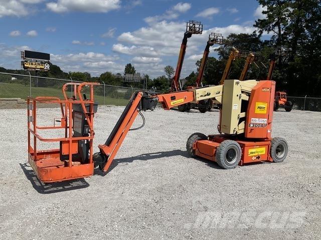 JLG E300AJP 曲臂高空作業車