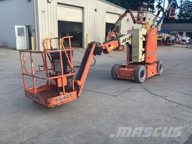 JLG E300AJP 曲臂高空作業車