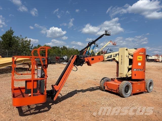 JLG E300AJP 曲臂高空作業車