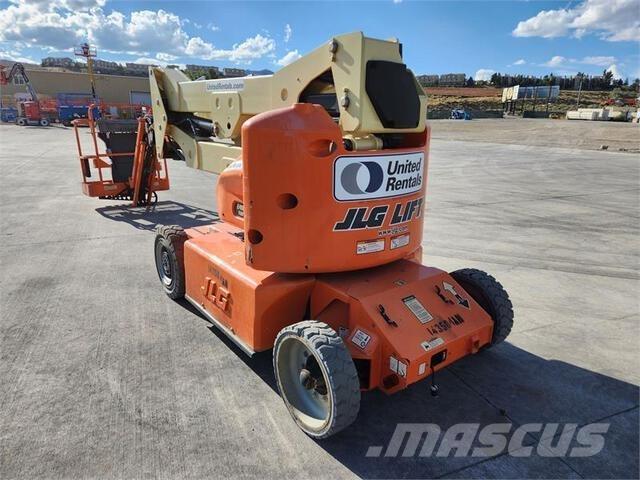 JLG E400AJP 曲臂高空作業車