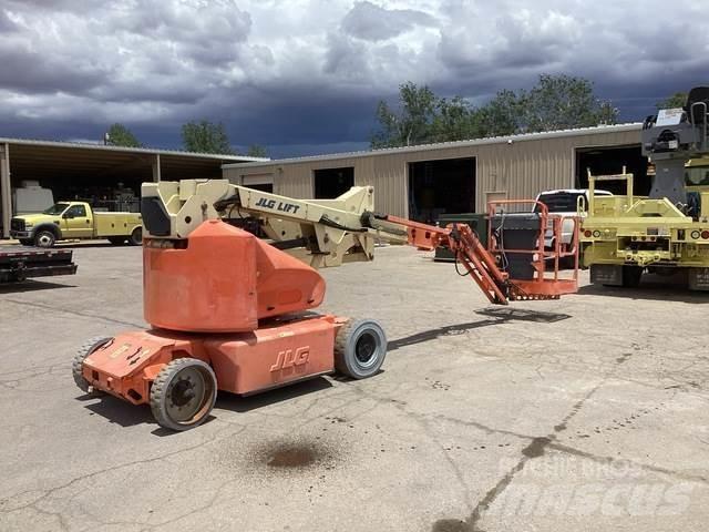 JLG E400AJPN 曲臂高空作業車
