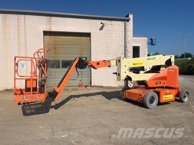 JLG E400AJPN 曲臂高空作業車