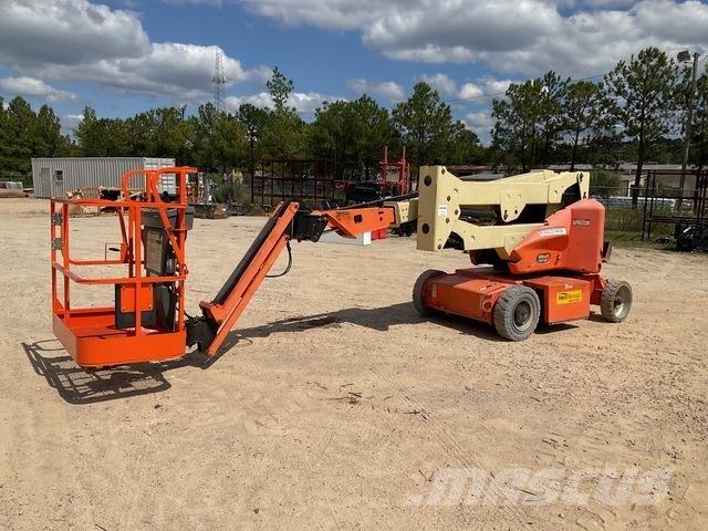 JLG E400AJPN 曲臂高空作業車